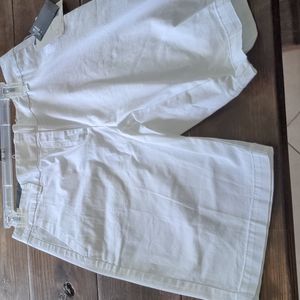 NWT white Bermuda shorts